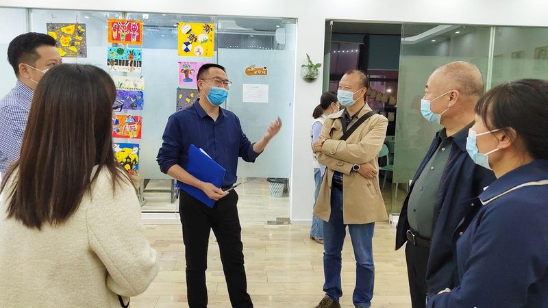 成人高考网上报名需要准备以下材料：